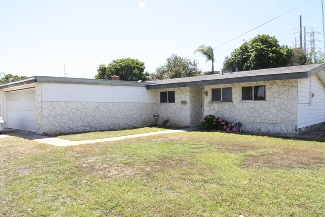 Building Photo - Remodeled Single Story House in Serra Mesa