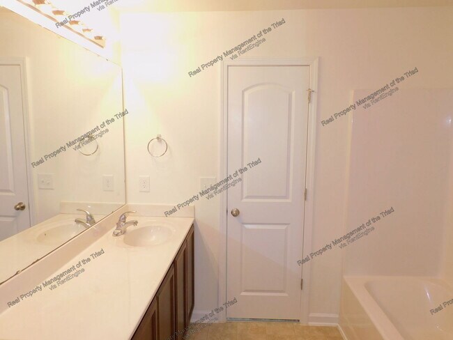 Building Photo - 4623 Chapel Ridge Dr