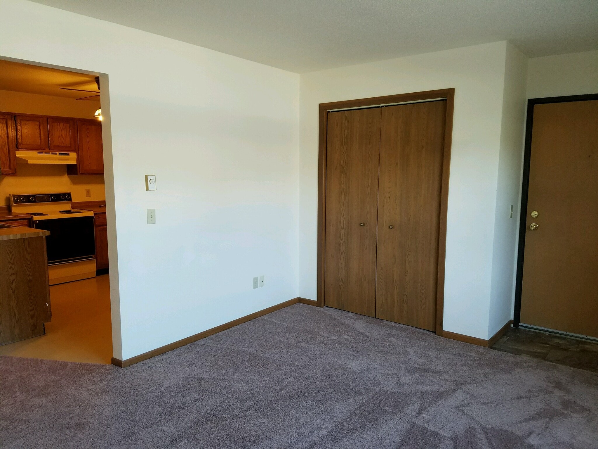 Building Photo - 1108 W Hamilton Ave