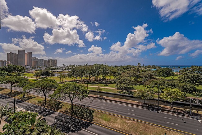 Building Photo - Park Lane Ala Moana 7501