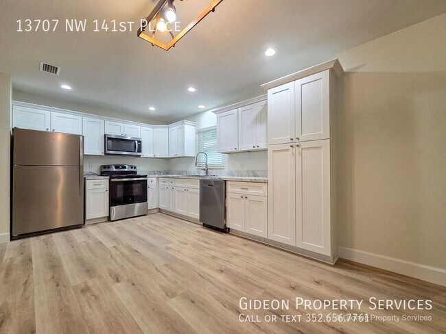 Building Photo - 13707 NW 141 Pl