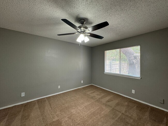 Building Photo - Hambledon