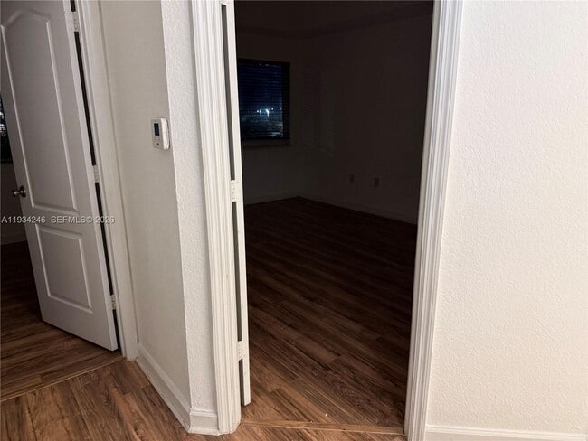 Building Photo - 2135 Shoma Dr