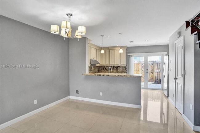 Building Photo - 2901 Dorchester Ln