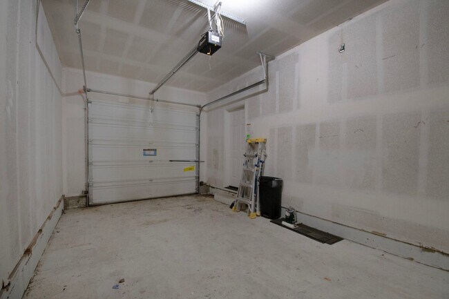 Building Photo - Charming 3bd, 2ba townhome in Bagley Downs Neighborhood