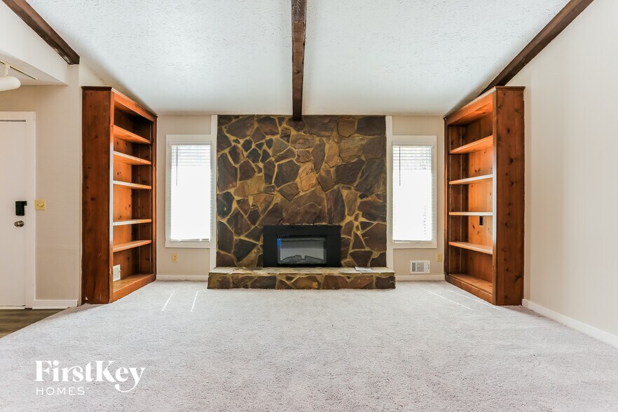 Building Photo - 365 Sea Holly Cir