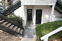 Building Photo - One Bedroom / 1 Bath Condo