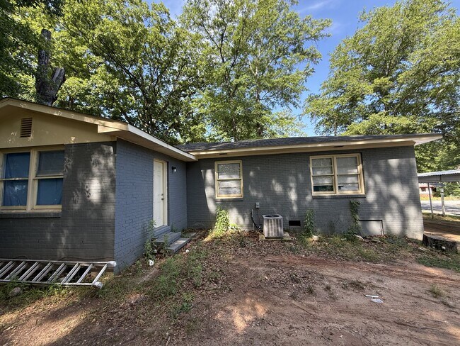 Building Photo - 1502 Foye Ave