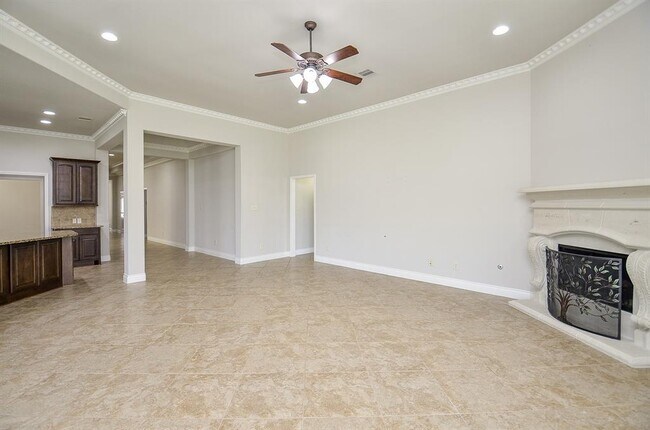 Building Photo - 27011 Cliff Pointe Ln