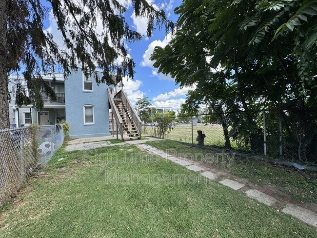 Building Photo - 152 E South St