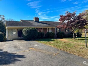 Building Photo - 5Bedroom/3bath Woodbrook Neighborhood Rental