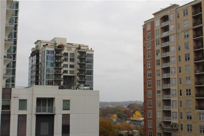 Building Photo - 1101 Juniper St NE