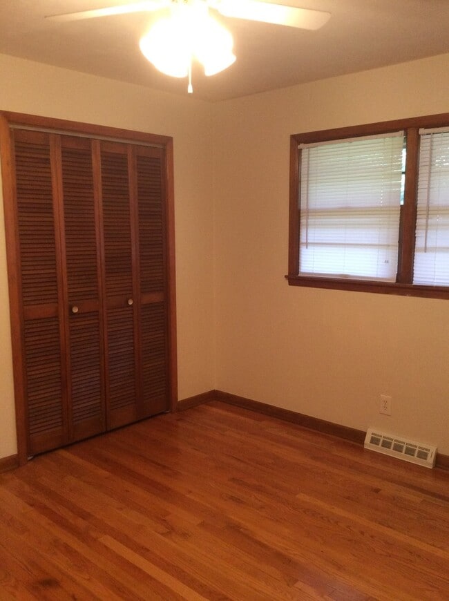 Building Photo - 4803 Flintridge Ct