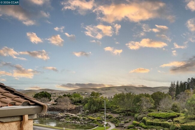 Building Photo - 440 Bollinger Canyon Ln