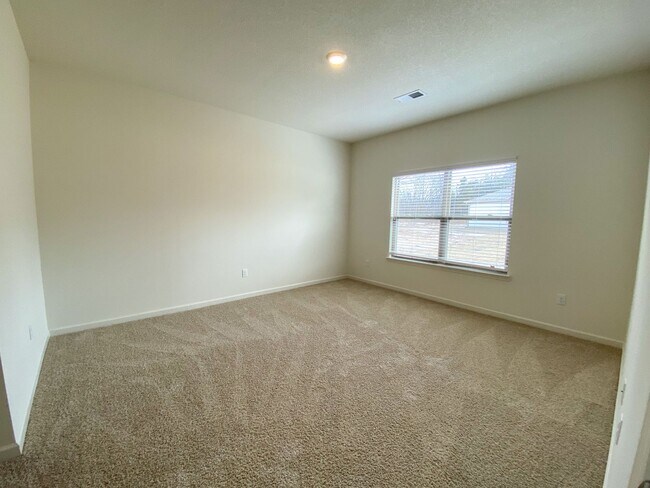 Building Photo - 3 bed, 2 bath in Oakland built in 2023 /// $$ move in special if move in by 1/22/26