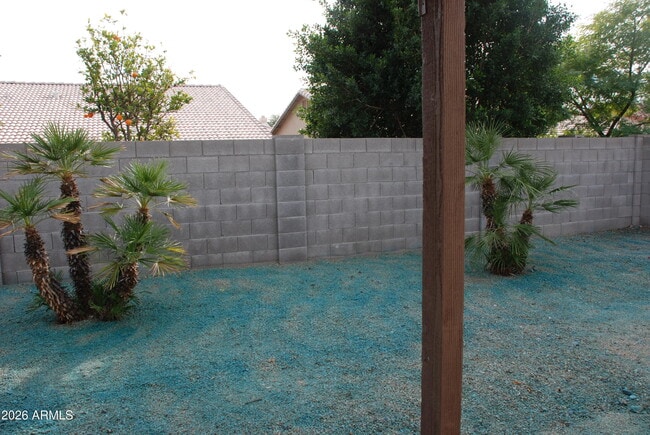 Building Photo - 249 W Grovers Ave