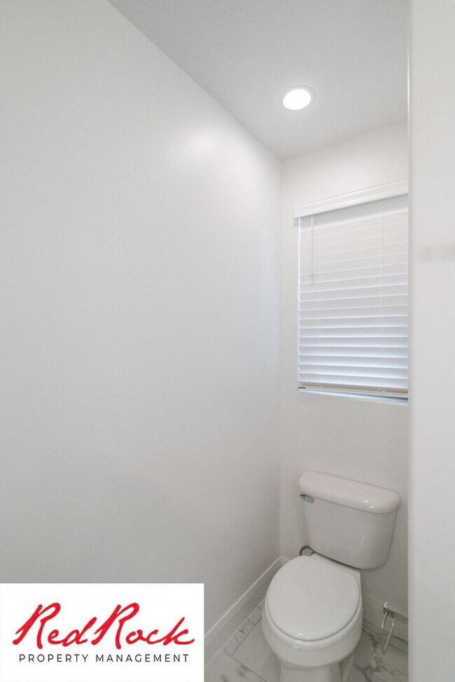 Building Photo - 3 Bedroom Single-Level Home In Quiet St. G...
