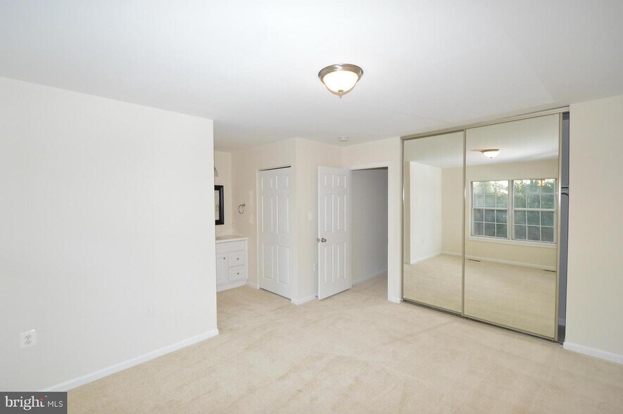 master bed - 6629 Medinah Ln