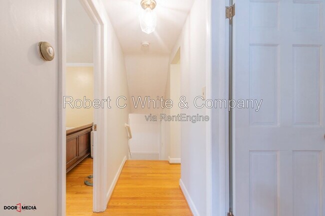 Building Photo - 73 Montclair Dr