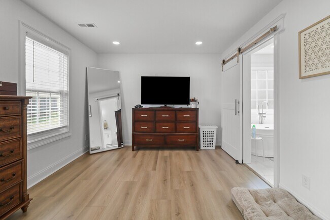 Building Photo - 276 Bluebell Dr