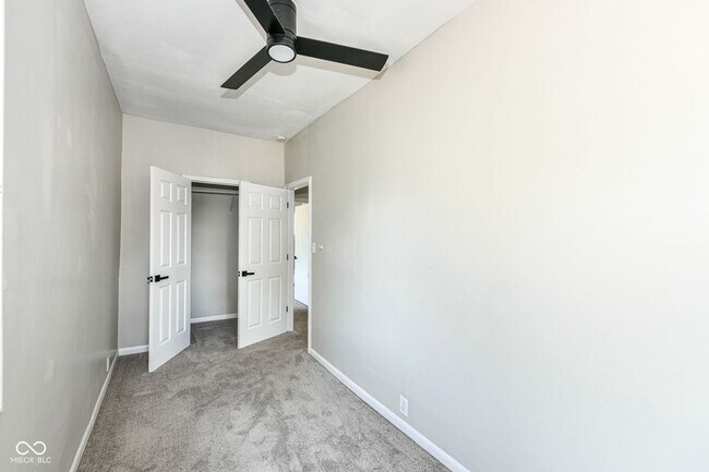 Building Photo - Three Bedroom Duplex Located Near Meridian St and 30th Street