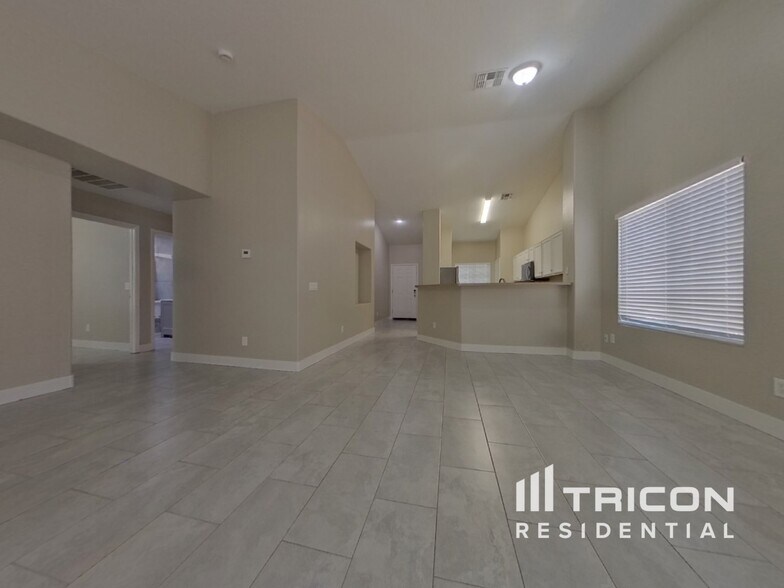 Building Photo - 3361 S 98th Ln