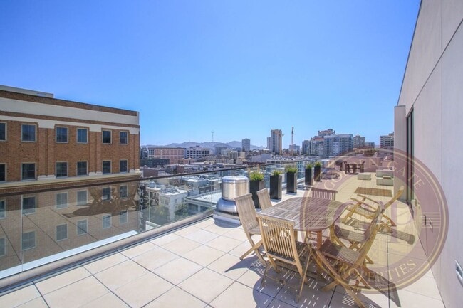 Building Photo - Lower Nob Hill - 2 BR, 1 BA Condo 750 Sq. Ft. - 3D Virtual Tour