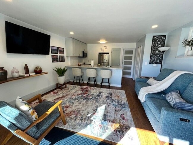 Building Photo - Winter Seasonal Rental- Summit Yacht Club 37