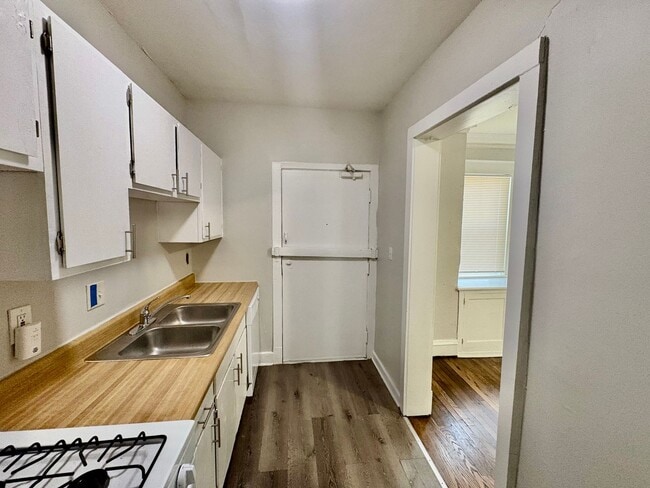 Building Photo - Shelby