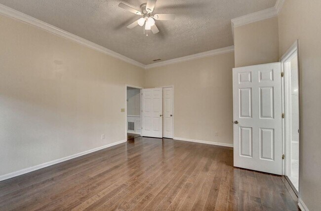 Building Photo - 200 Pine Bridge Trail