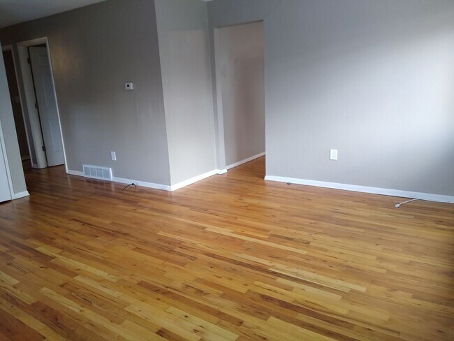 Building Photo - Osceola Duplex