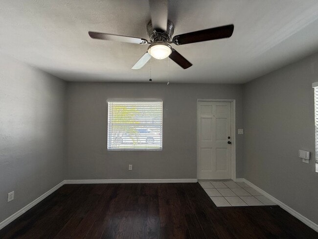Building Photo - Available Now! Charming 3-Bedroom Home with Fenced Backyard in St. Petersburg!