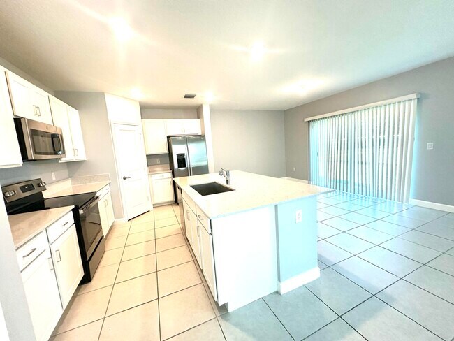 Building Photo - 4518 Dow Ln