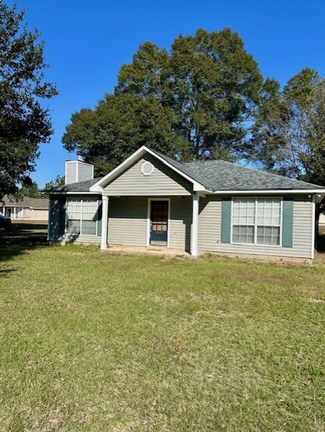 Primary Photo - House 3 Bedroom,2 Bath On Lake Ramsey Rd