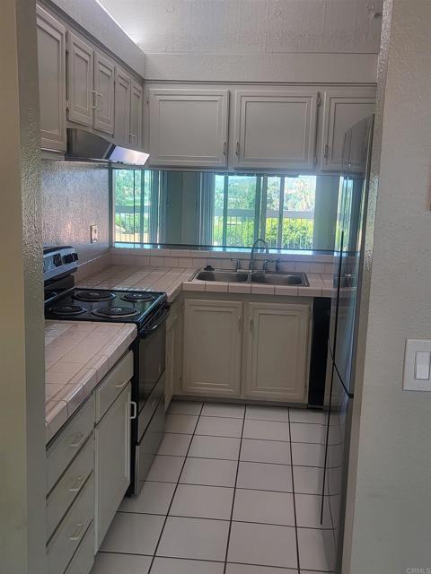 Building Photo - 2319 Caringa Way