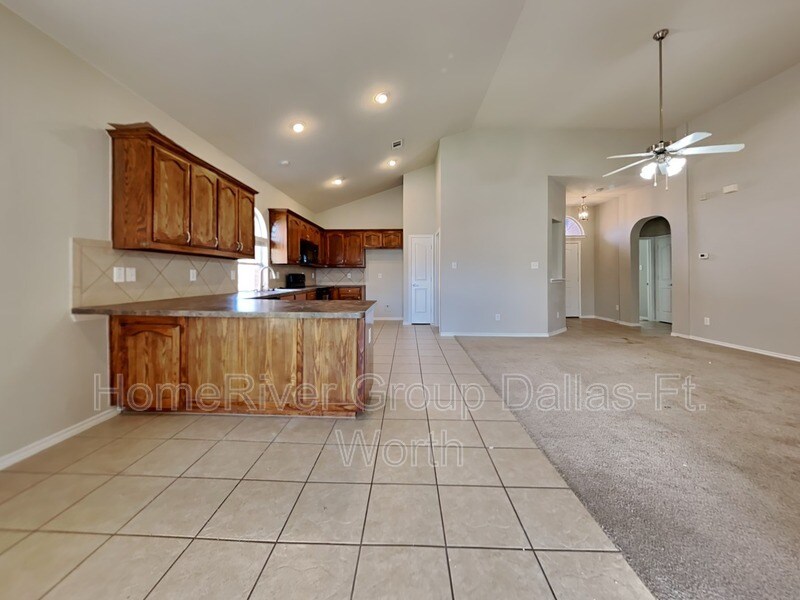 Building Photo - 4005 Martinsburg Dr