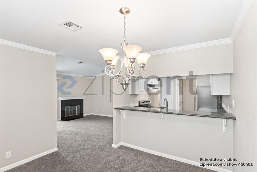 Building Photo - 600 Canyon Oaks Dr