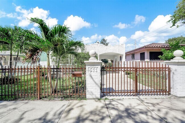 Building Photo - 511 NW 44th St