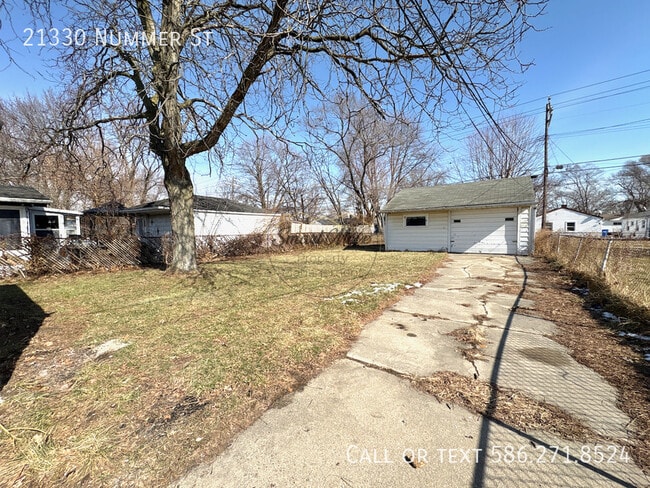 Building Photo - 21330 Nummer St