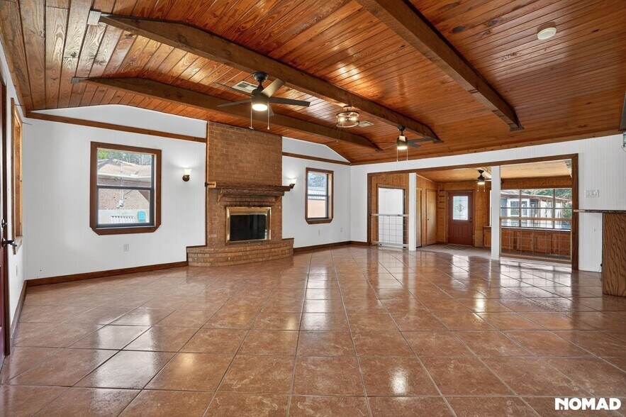 Building Photo - 372 Creekside Estates