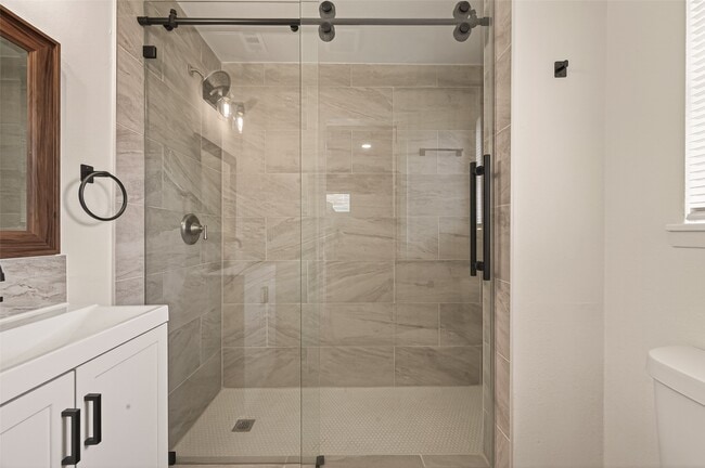 Building Photo - 148 W Whitney St