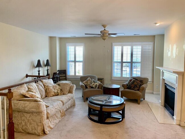 Building Photo - 3648 Billings St