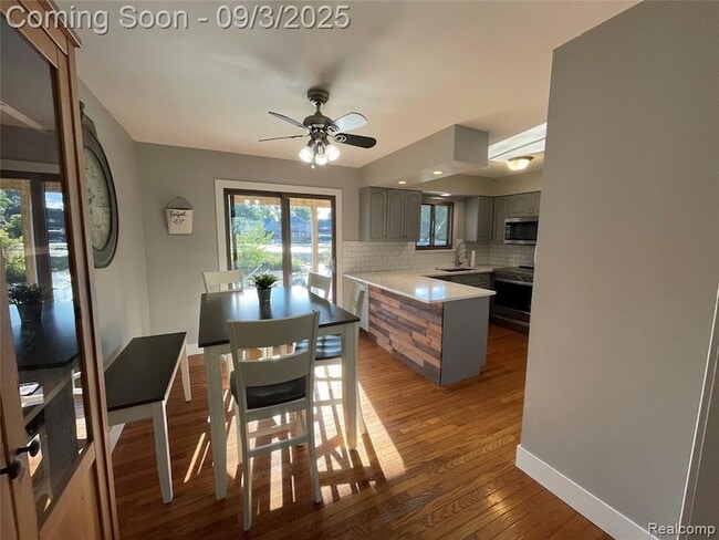 Building Photo - 1253 Bamford St