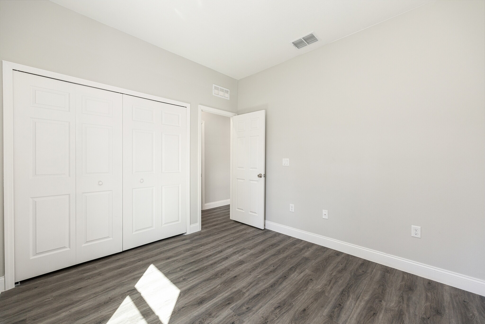 Building Photo - 5998 SW 154th Street Rd