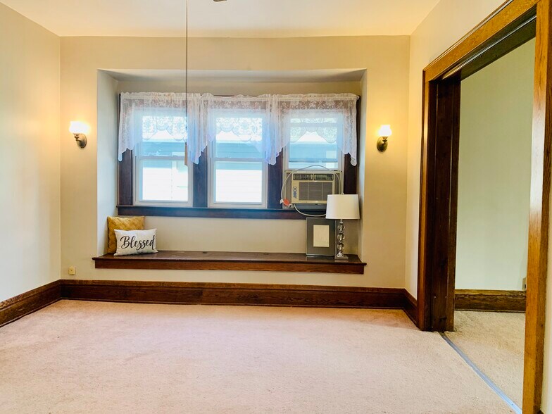 Dining Room - 111 Amherst Dr