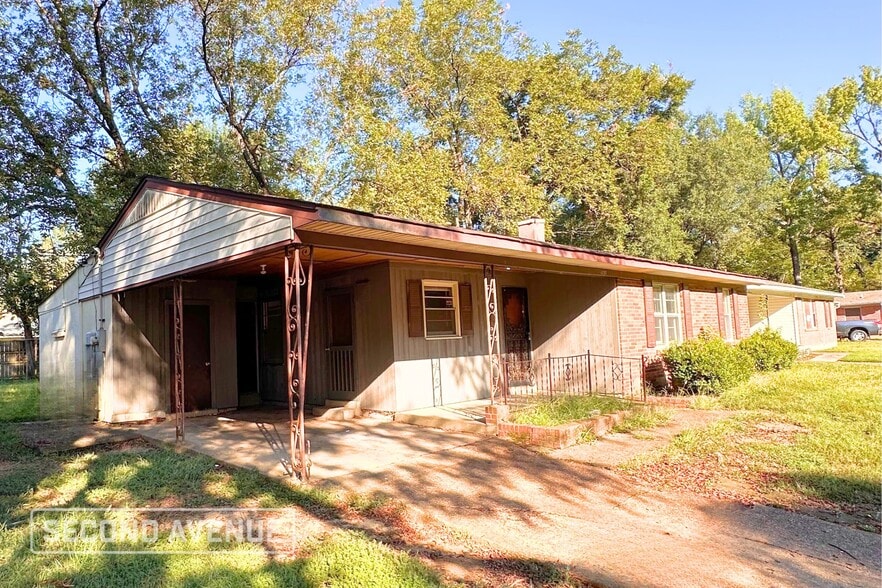 Primary Photo - 1737 Tahiti Ln