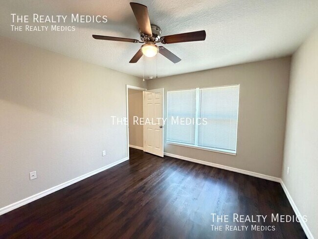 Building Photo - 13585 SW 42 Ave