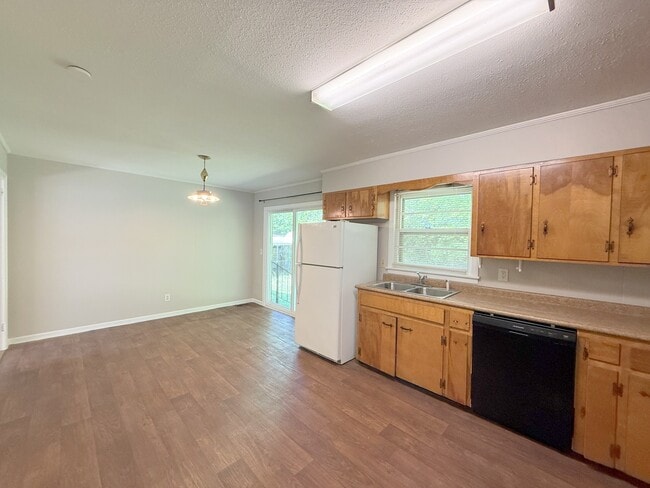 Building Photo - 603 Austin Dr NW