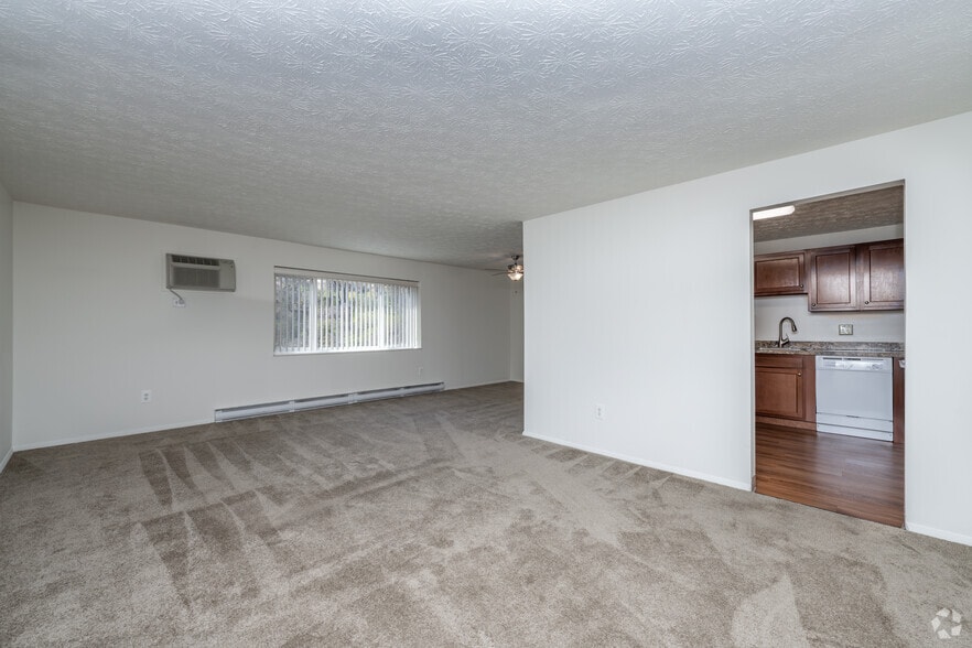 Executive - Living Area - Pleasant Hills