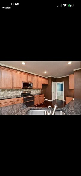 Building Photo - 14613 Colonial Park Dr